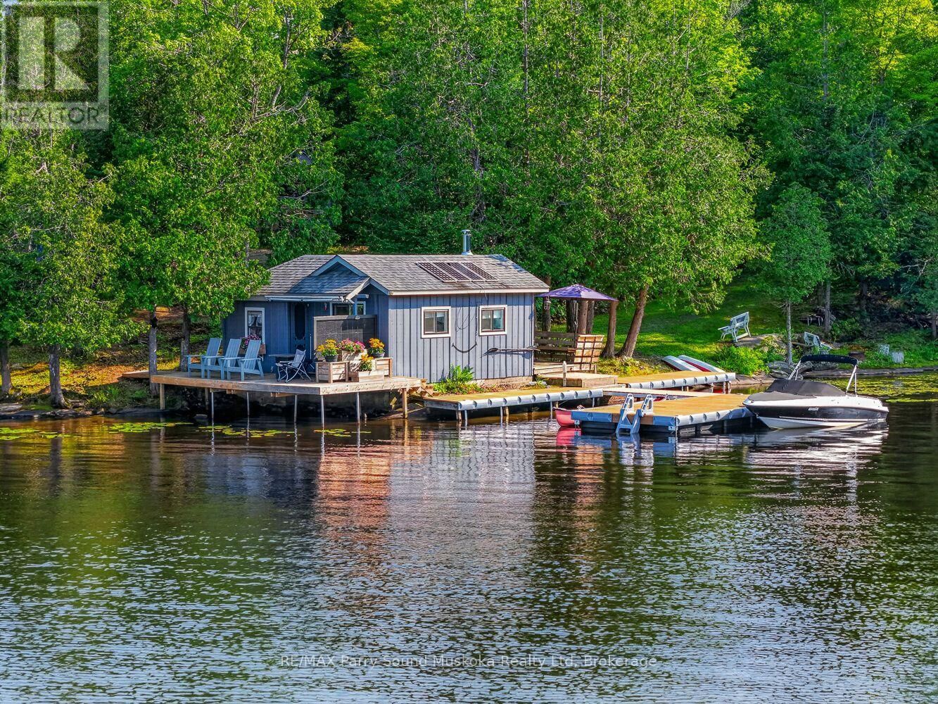 Property Photo:  6 Wendy's Lane  ON P2A 0B5 