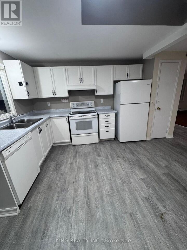 Property Photo: 139 Hickling Trail ON L4M 5T7
