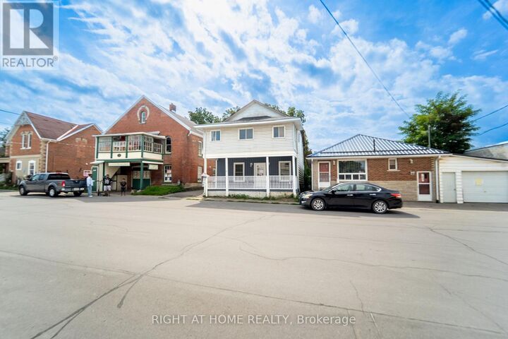 Property Photo:  17 Laidlaw St Street South  ON L0E 1E0 