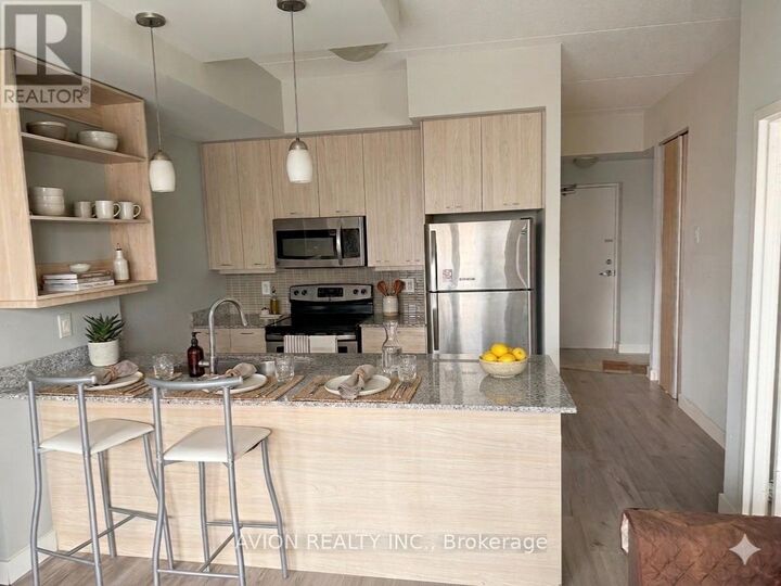 Property Photo:  318 Spruce Street 606  ON N2L 0E9 