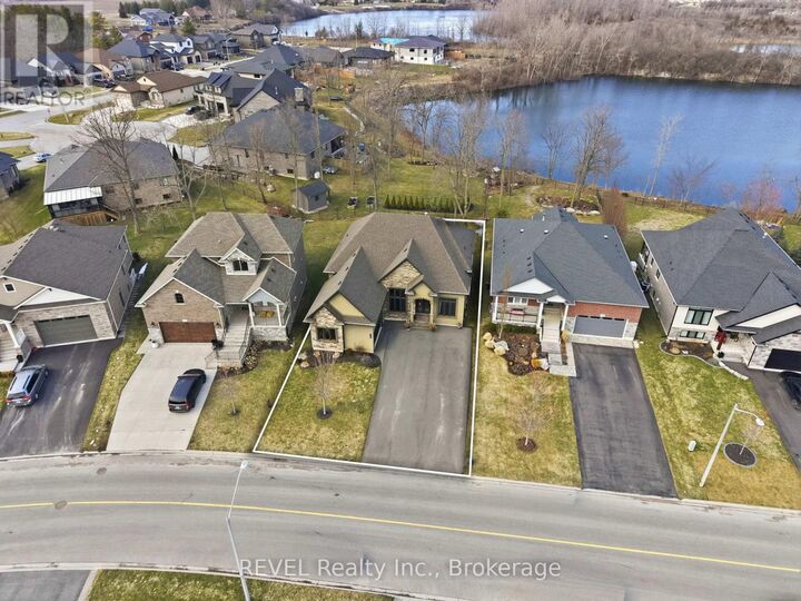 Property Photo:  713 Clarence Street  ON L3K 6B8 