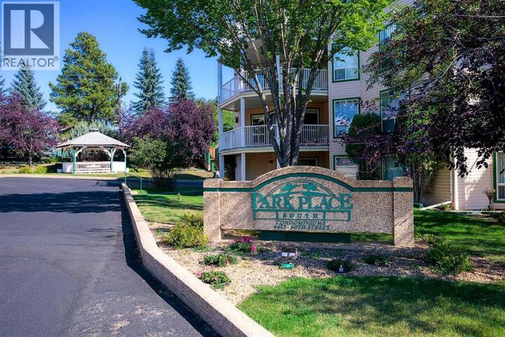 Property Photo: 4615 50 Street AB T4V 4P5