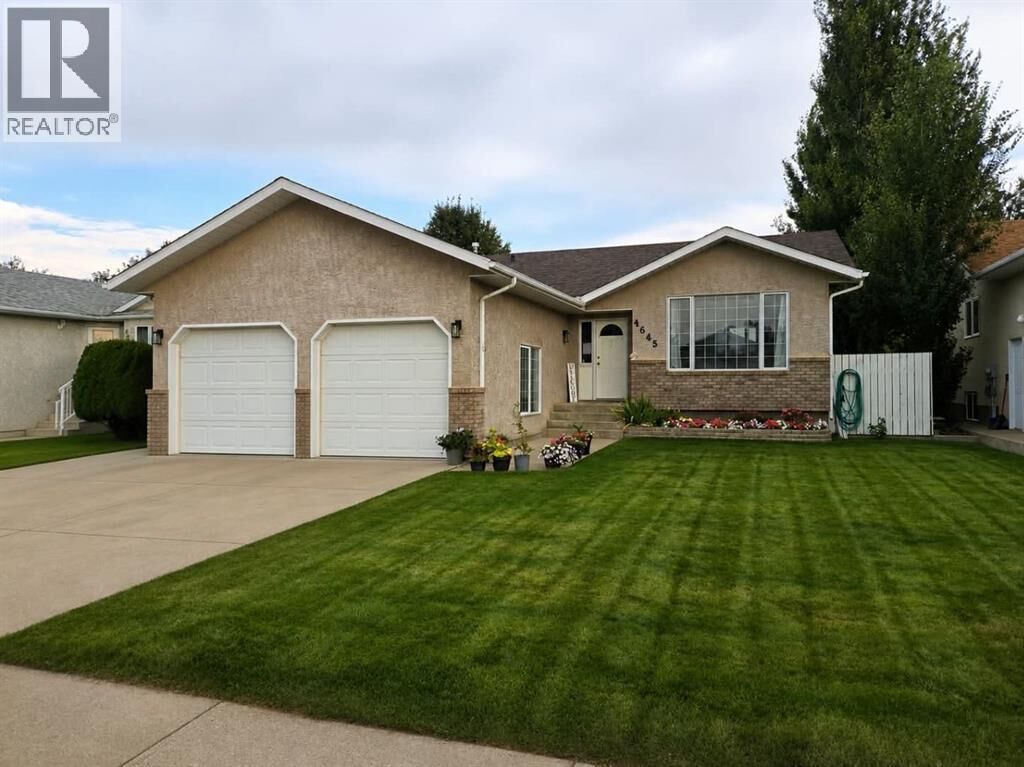 Property Photo: 4645 Majestic Place AB T1G 1E3
