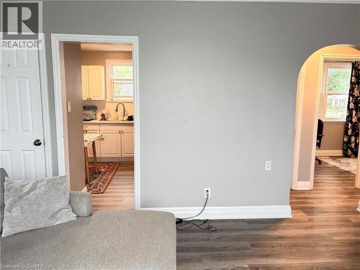 Property Photo:  318 Dolph Street South 1  ON N3H 2C2 