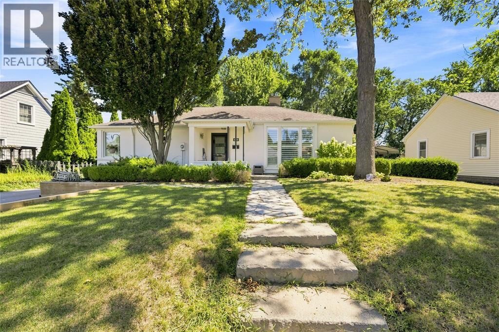 Property Photo:  150 Cecil Street  ON N7T 6W4 