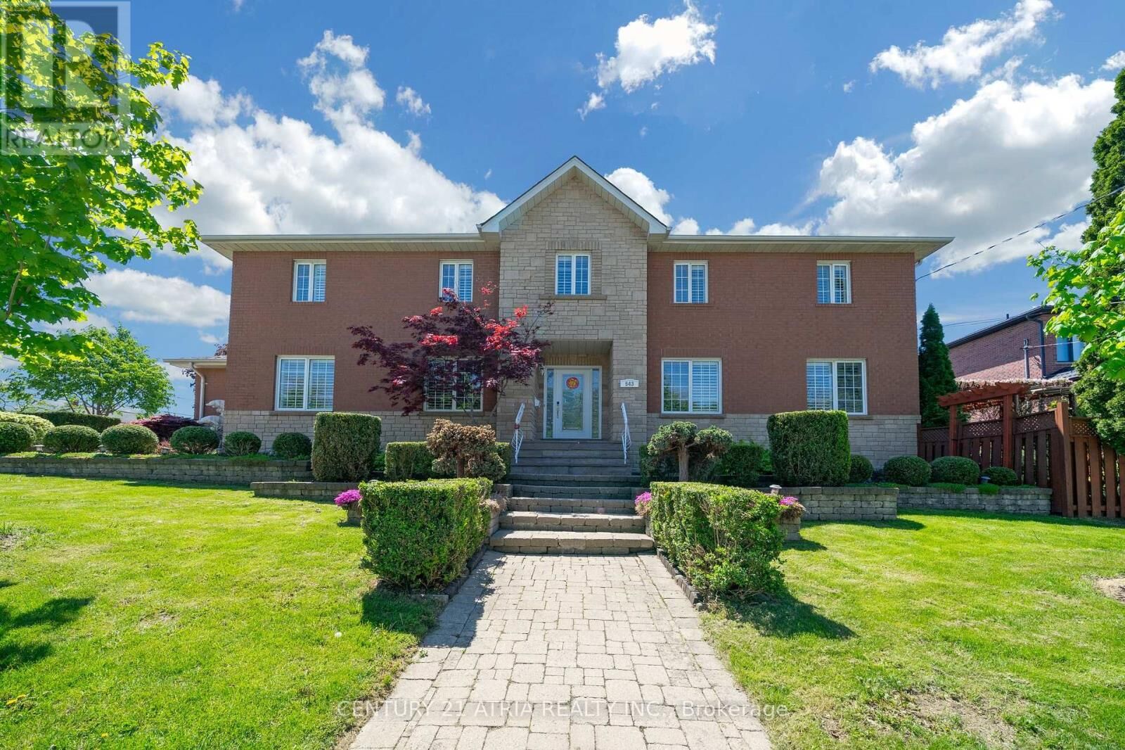 Property Photo: 543 South Queens Drive ON M6L 1M9