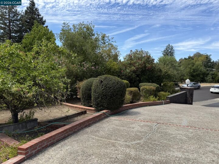 Property Photo: 3611 Vista Charonoaks CA 94598