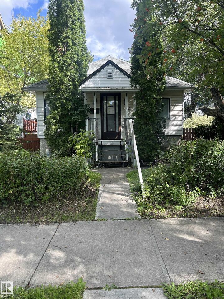 11243 125 Street NW — photo 1
