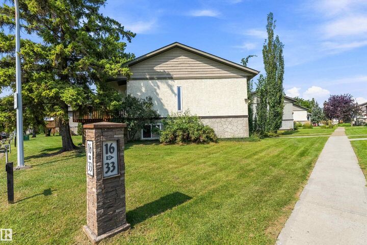 Property Photo:  33 Northwoods Village NW  AB T5X 1T2 