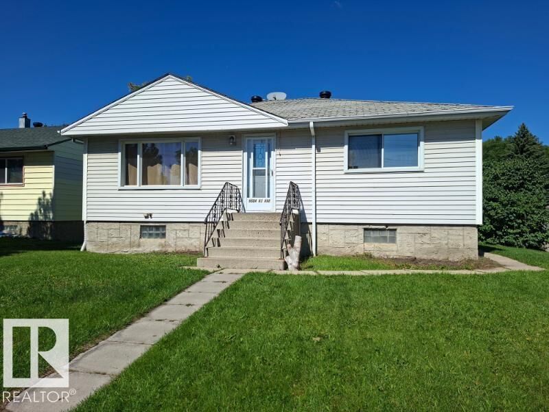 Property Photo:  9504 63 Avenue NW  AB T6E 0G4 