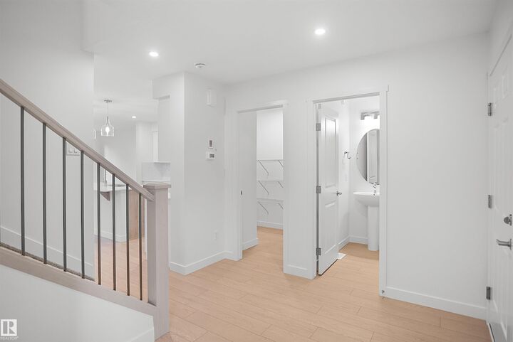 Property Photo:  1721 8 Street NW  AB T6T 2X9 
