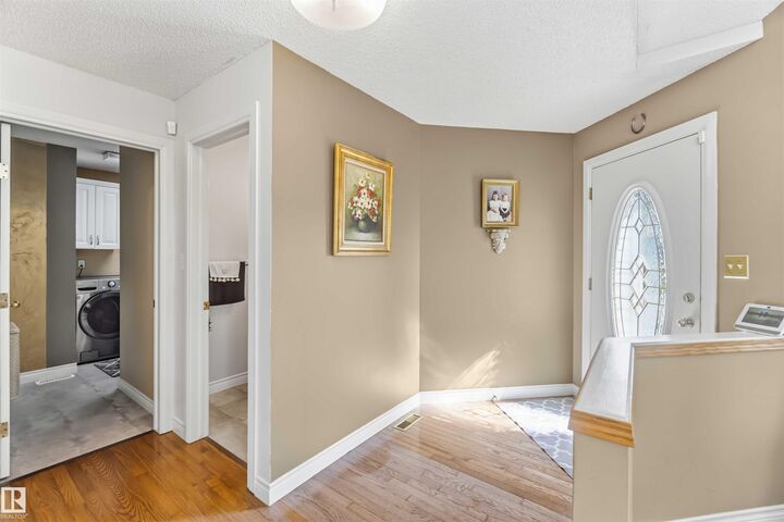 Property Photo: 522 Klarvatten Lake Wynd NW AB T5Z 3E4