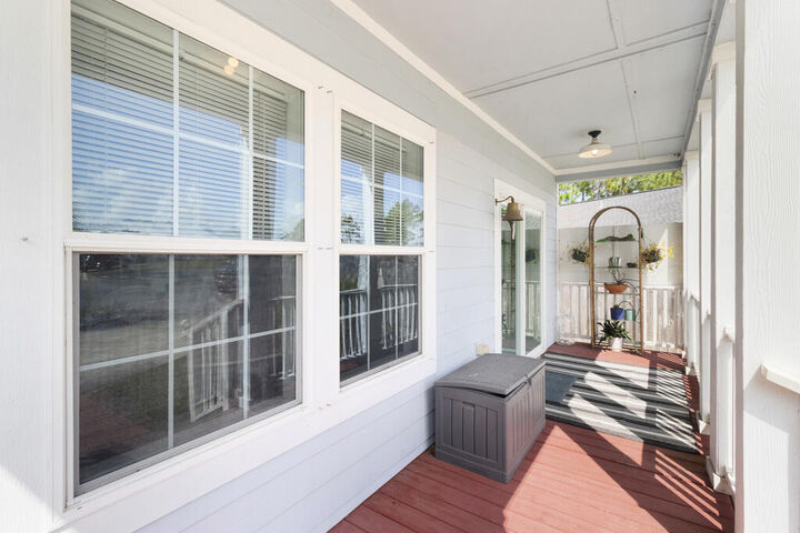 Property Photo:  110 Monroe Ct  FL 32456 