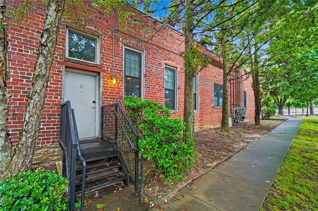 Property Photo:  644 Wells Street SW 2A  GA 30310 
