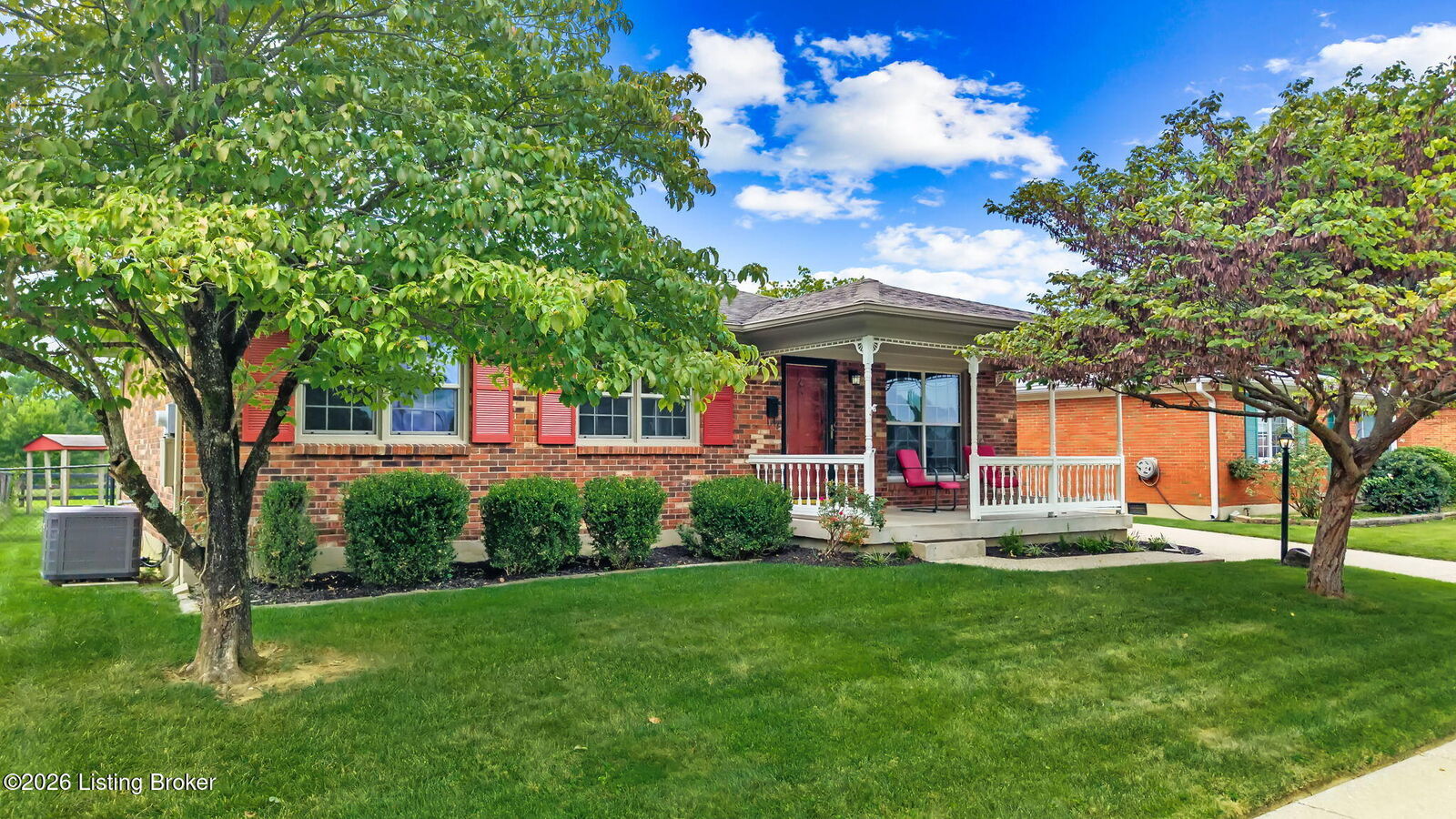 Property Photo:  401 Kenny Blvd  KY 40214 