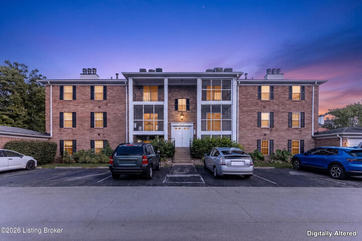 Property Photo: 709 Donard Park Ave KY 40218