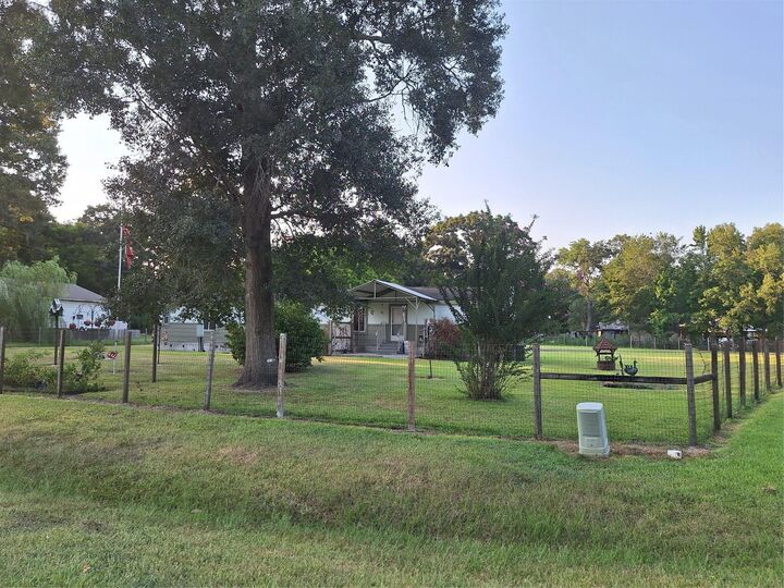 Property Photo: 119 County Road 4534 TX 77535