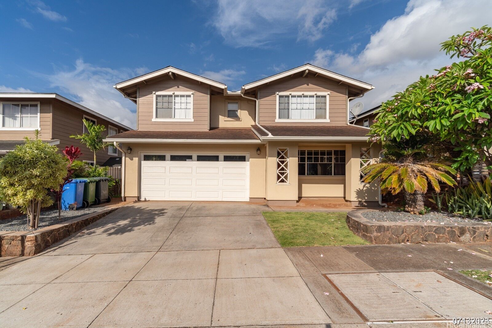 Property Photo:  94-1090 Hahana Street  HI 96797 
