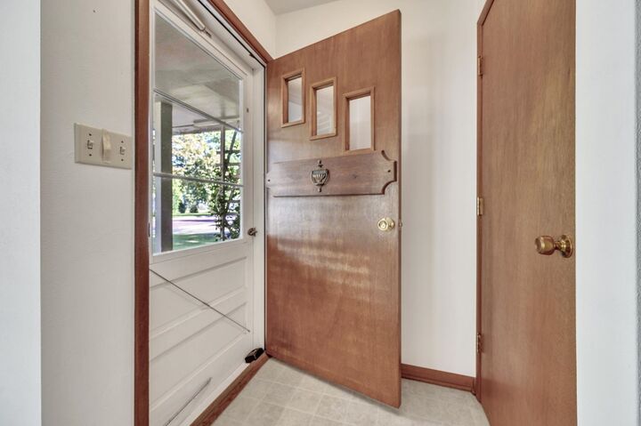 Property Photo: 810 Ithaca Avenue IA 51360