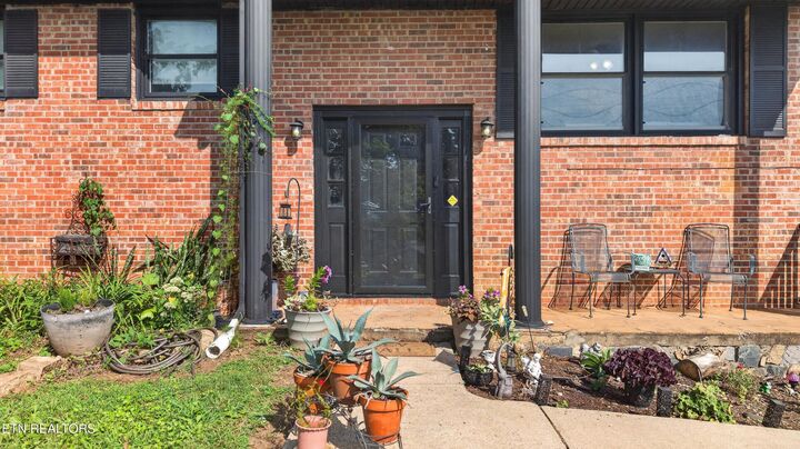 Property Photo: 516 Foothills Rd TN 37663