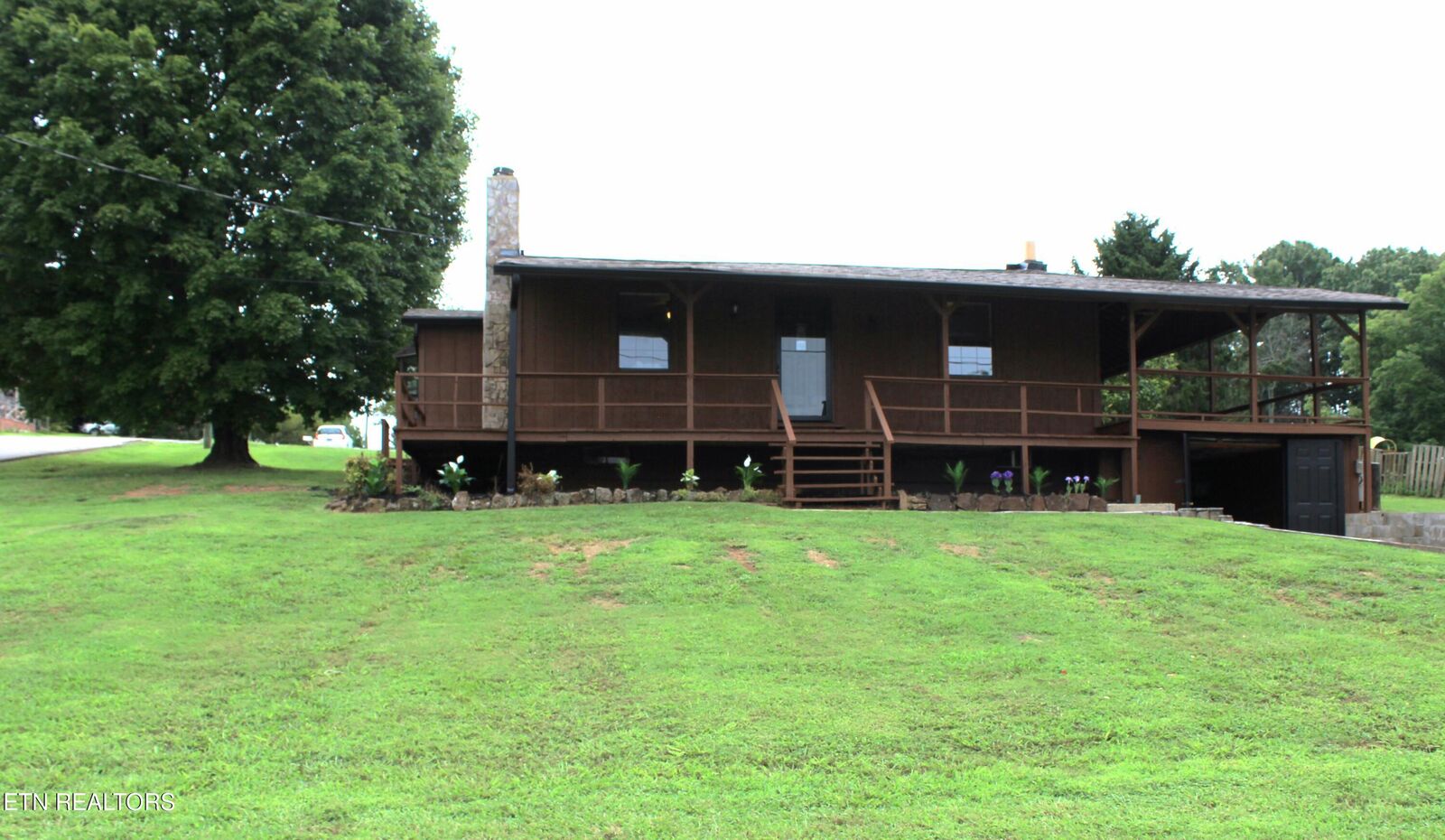 Property Photo: 301 Mahala Rd TN 37874