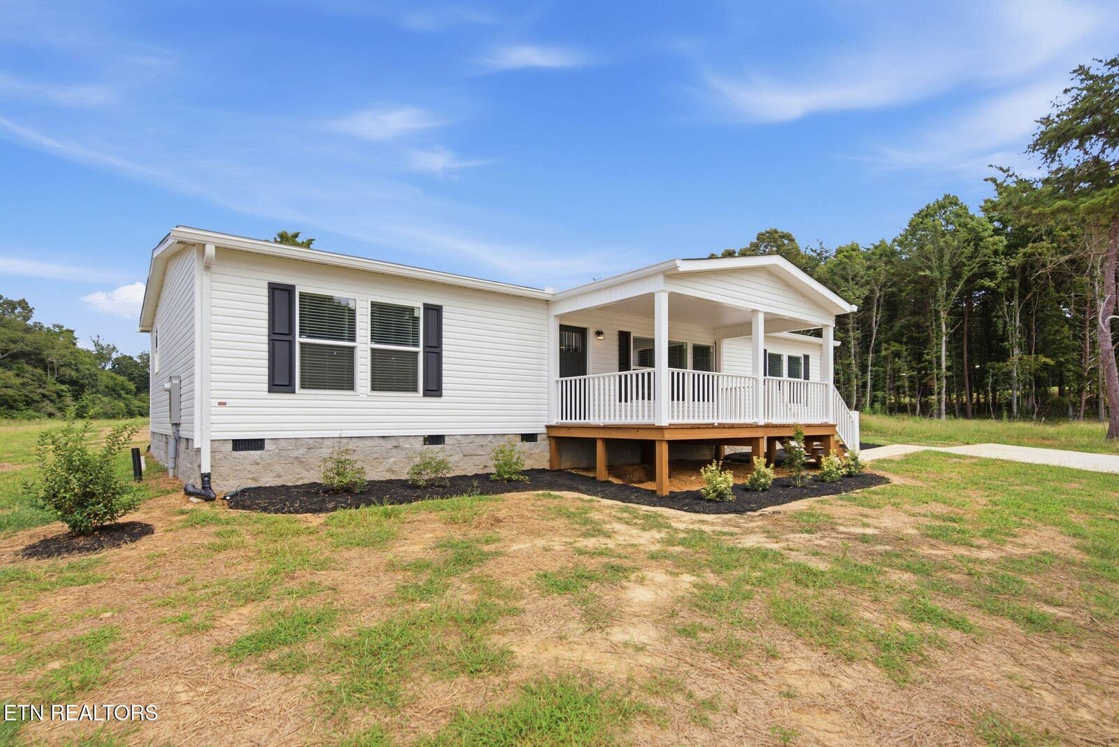 Property Photo: 463 County Road 784A TN 37331