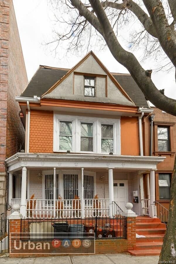 Property Photo:  15 Irving Place  NY 11238 