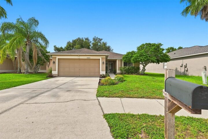 Property Photo:  13203 Prestwick Creek Drive  FL 33579 