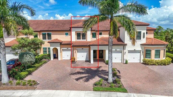 Property Photo:  10059 Crooked Creek Drive 202  FL 34293 