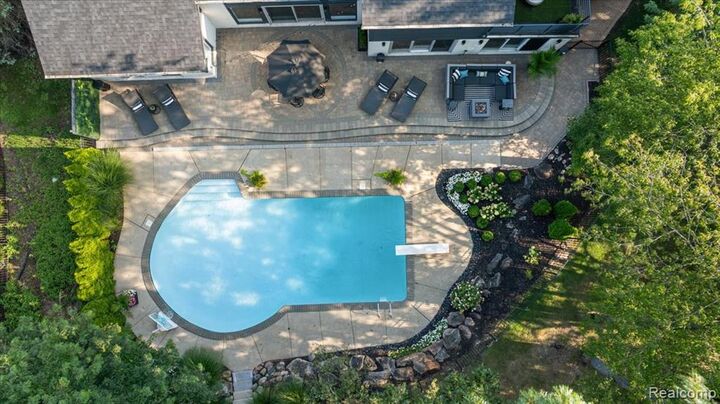 Property Photo: 4884 Cider Hill Drive MI 48306 1608