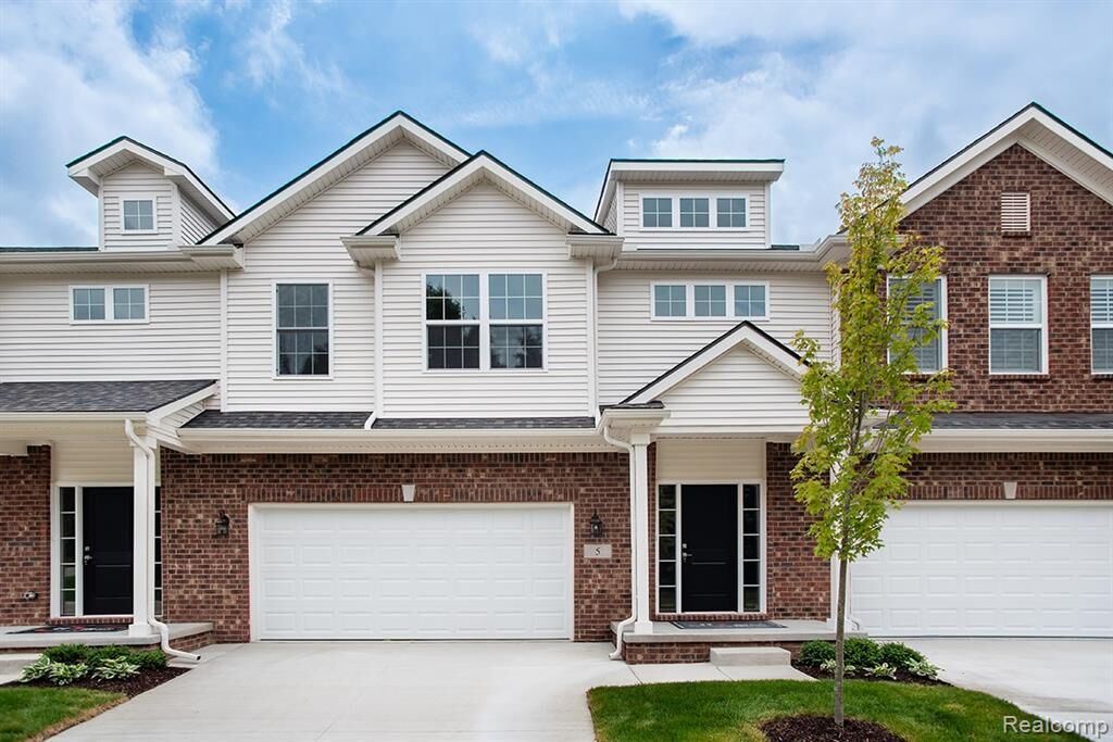 Property Photo: 5 Grandview Circle 70 MI 48386 2483