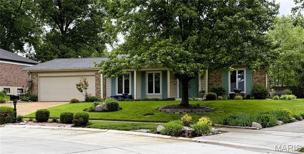 Property Photo: 8 Sweet Meadows Lane MO 63011