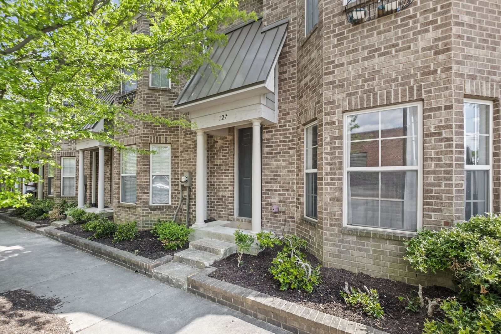 Property Photo: 127 W Carolina Ave TN 38103
