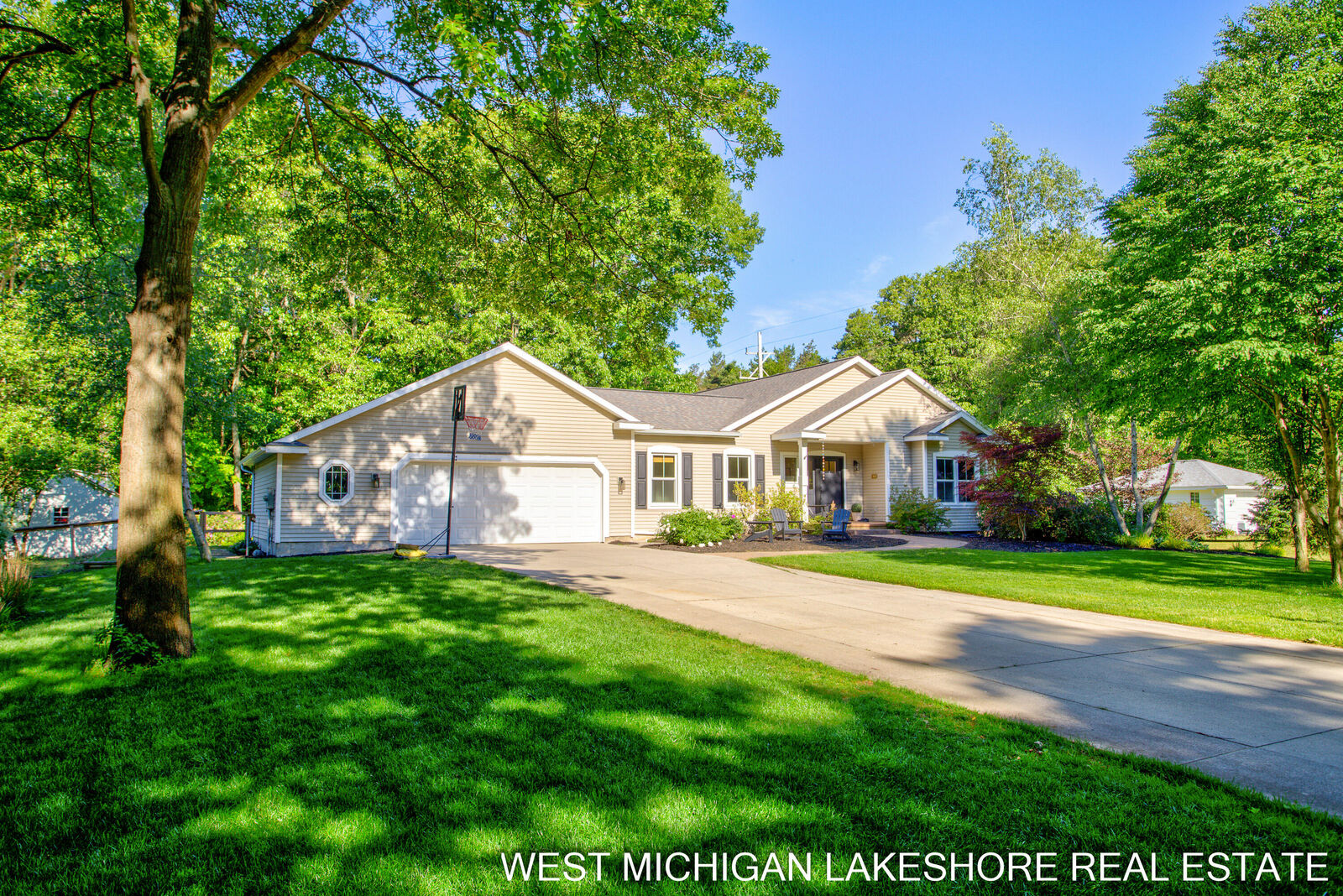 Property Photo:  3260 Lorrimar Lane  MI 49453 
