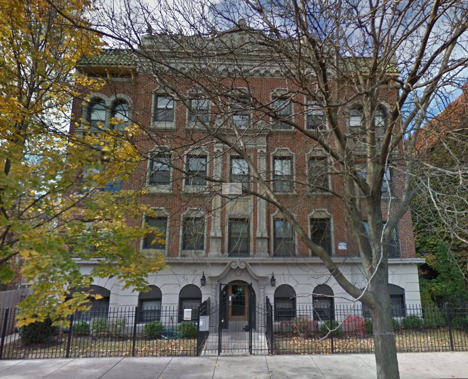 Property Photo: 1742 N Humboldt Boulevard 104 IL 60647
