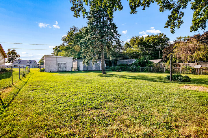 Property Photo:  180 Center  IL 60969 
