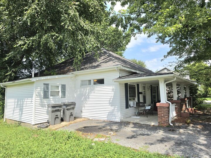 Property Photo: 424 Elles Avenue IL 62918