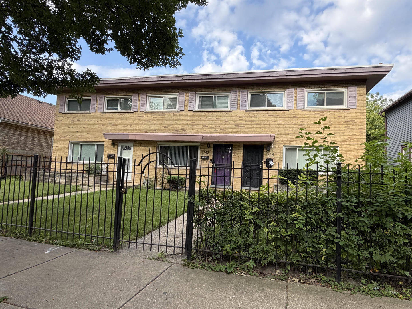 Property Photo:  1742 Brown Avenue  IL 60201 