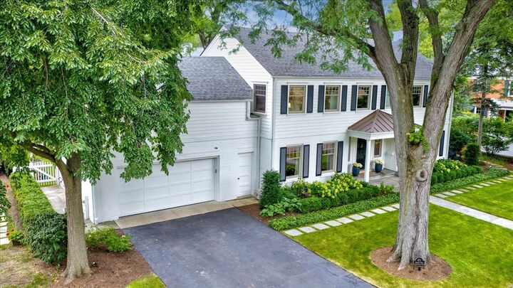 Property Photo:  431 Sheridan Road  IL 60043 