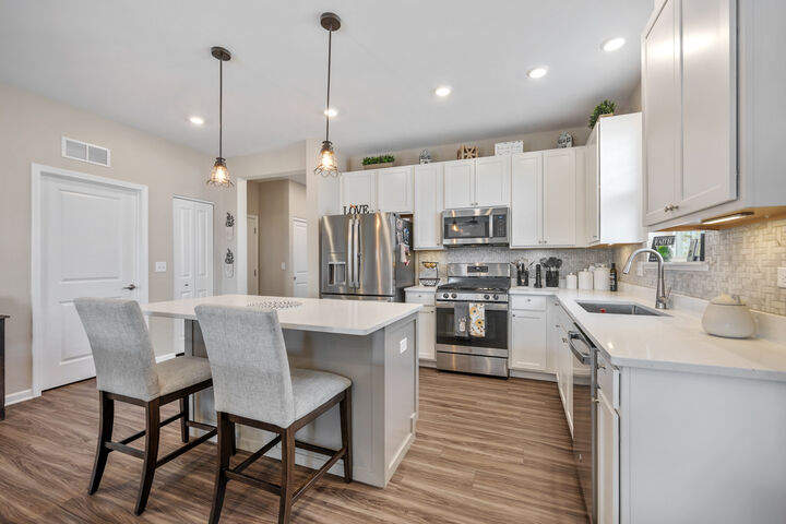Property Photo: 10270 Ehorn Road IL 60142