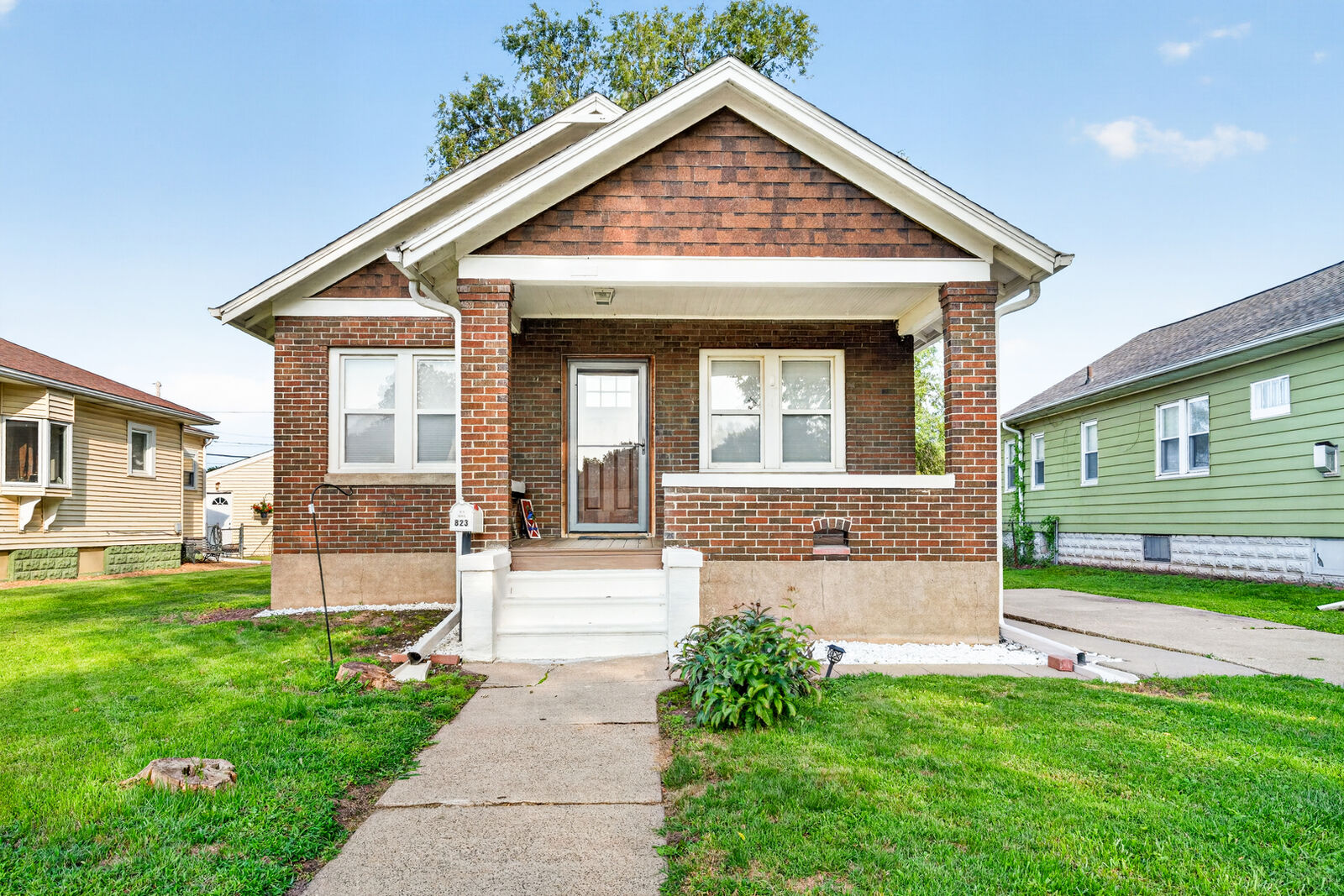 Property Photo: 823 Pershing Boulevard IA 52732