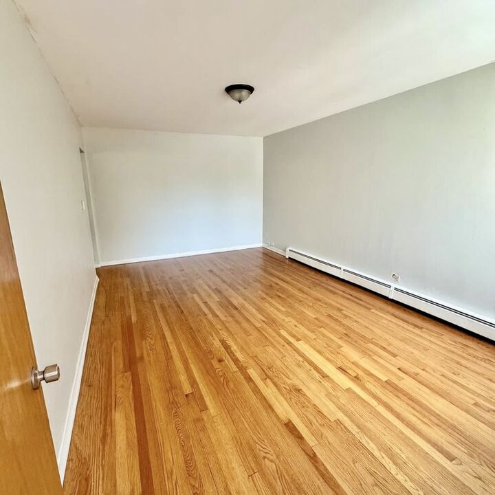 Property Photo:  6235 N Mozart Street 5  IL 60659 