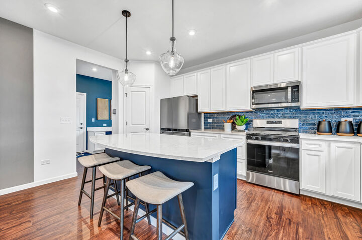 Property Photo: 165 Oak Chase Road IL 60451