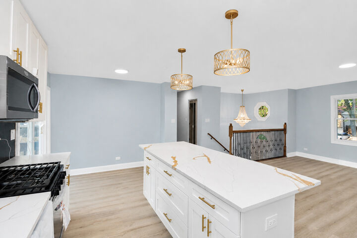 Property Photo:  7128 Glenwood Lane  IL 60133 