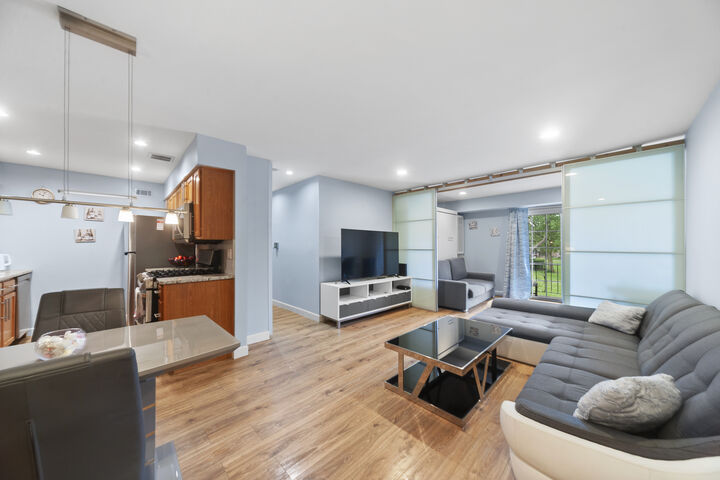 Property Photo:  1617 N Windsor Drive 208  IL 60004 