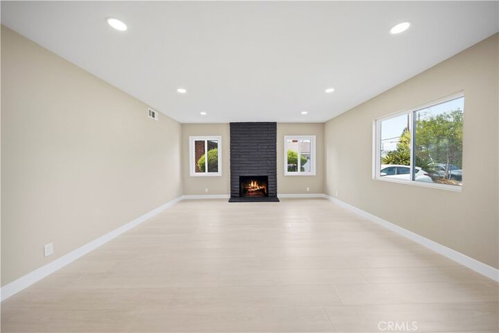 Property Photo: 9183 Beachy Avenue CA 91331