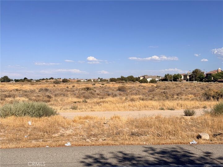 Property Photo: 40 Ste Vic Ave J8 CA 93535