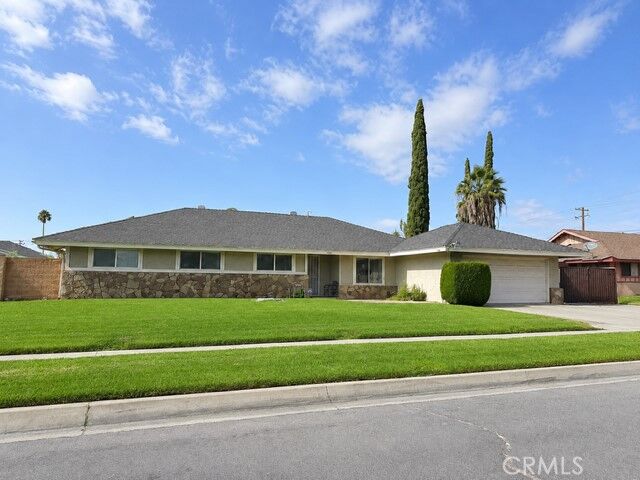 Property Photo:  1570 N Pine  CA 92376 