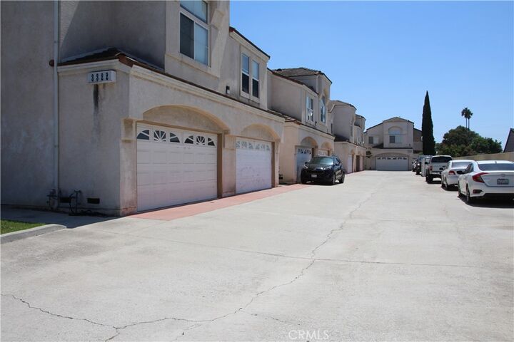 Property Photo:  3326 W Orange 106  CA 92804 