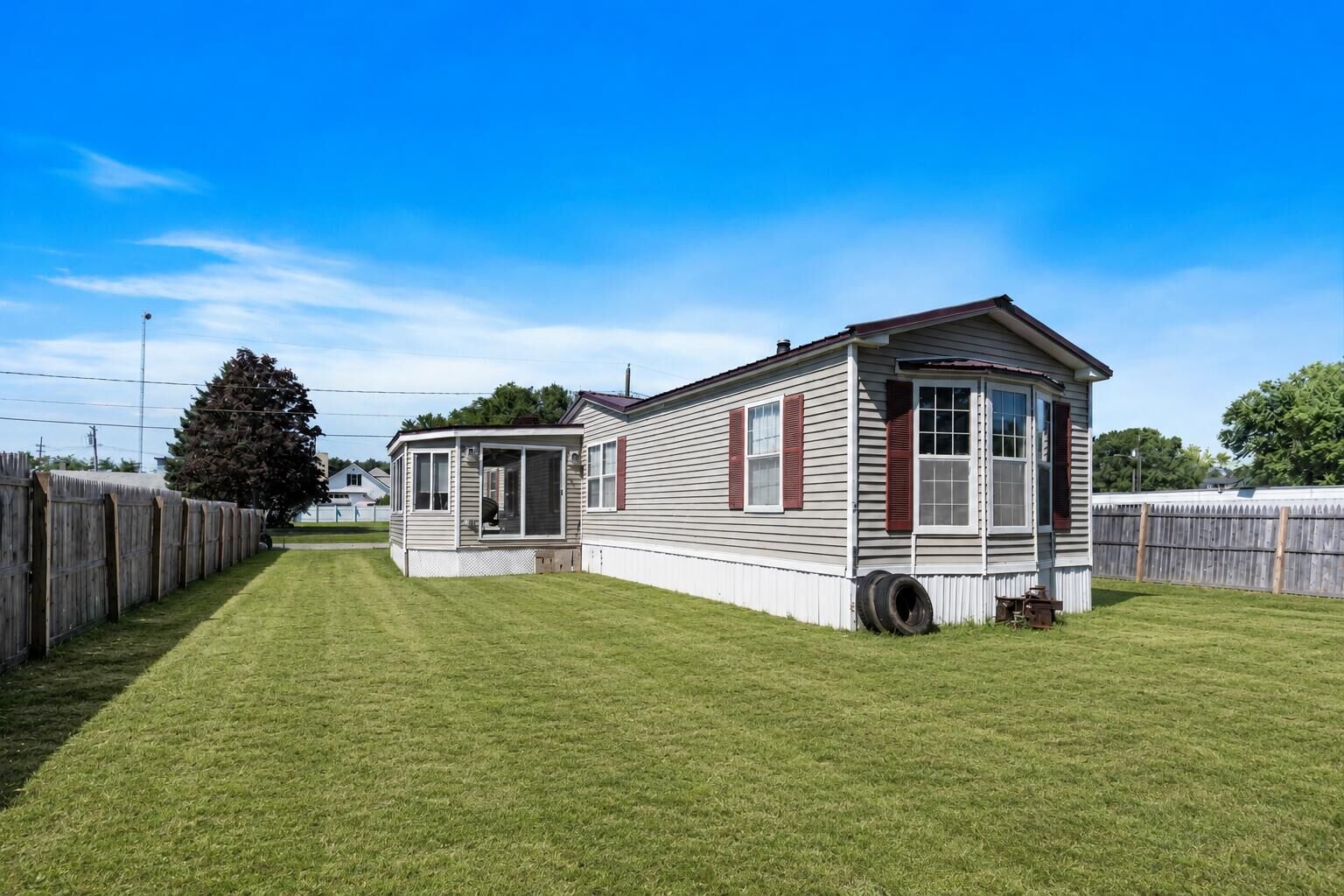 Property Photo:  19 Winn Street  ME 04240 
